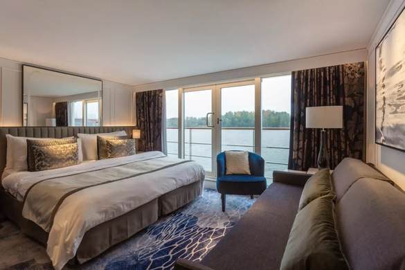 Riverside Luxury Cruises Riverside Mozart Owner's Suite Bedroom 1.jpg